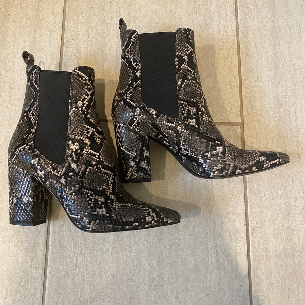 Steve Madden snake print booties. Perfect condition.